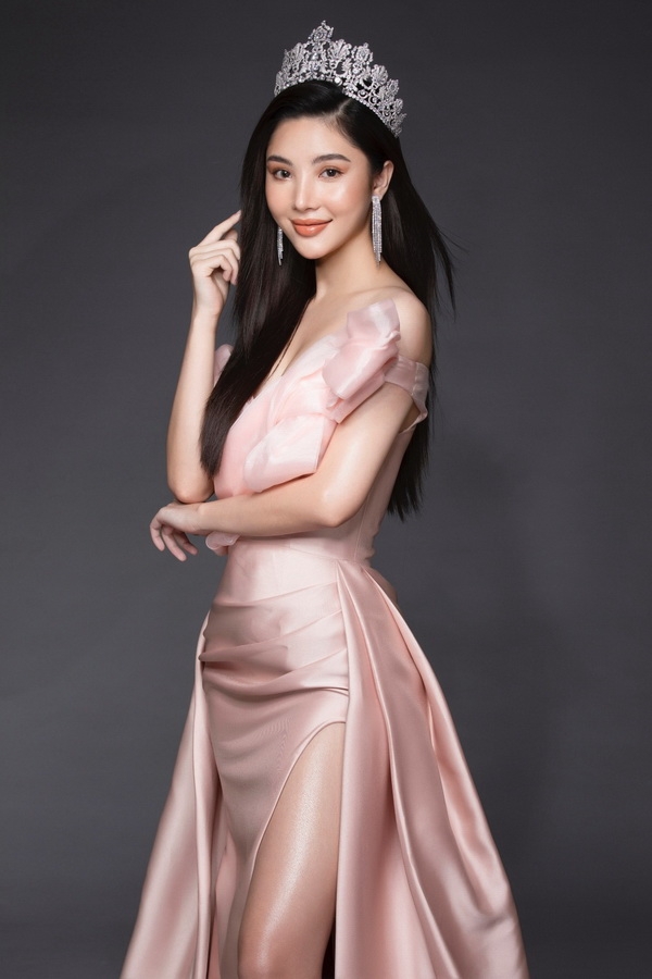 hoa hau my huyen khoe than thai sang chanh khi doi vuong mien