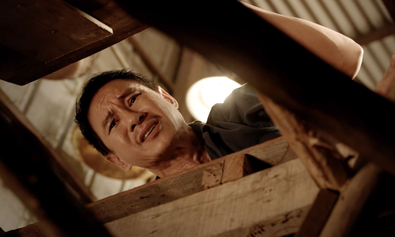 lat mat 48h tung teaser trailer hanh dong day kich tinh