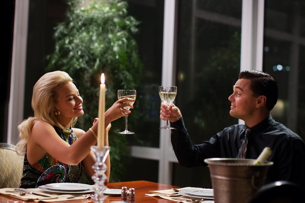 qua bom sex margot robbie thanh lich trong thiet ke cua nguyen cong tri