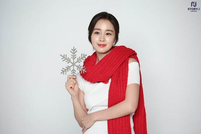 kim tae hee khoe nhan sac tre trung o tuoi 40