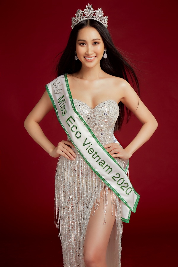 hoa khoi doan hong trang tham du miss eco international 2020