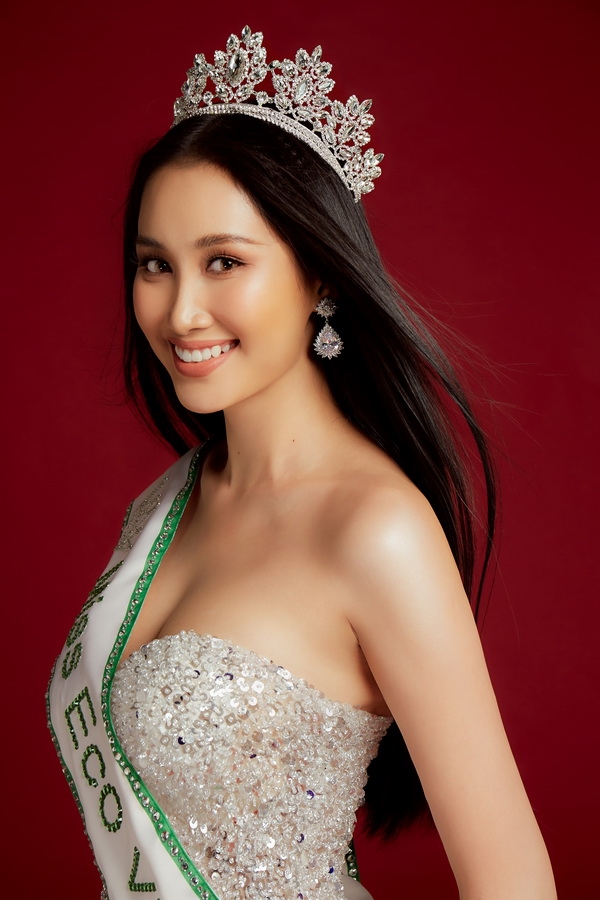 hoa khoi doan hong trang tham du miss eco international 2020