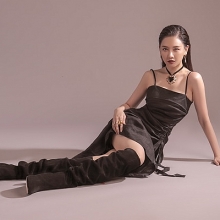 hari won tre trung nhi nhanh trong mv day mau sac