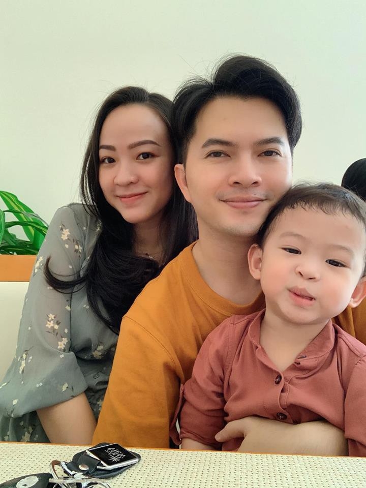 nam cuong toi va vo it khi bat dong
