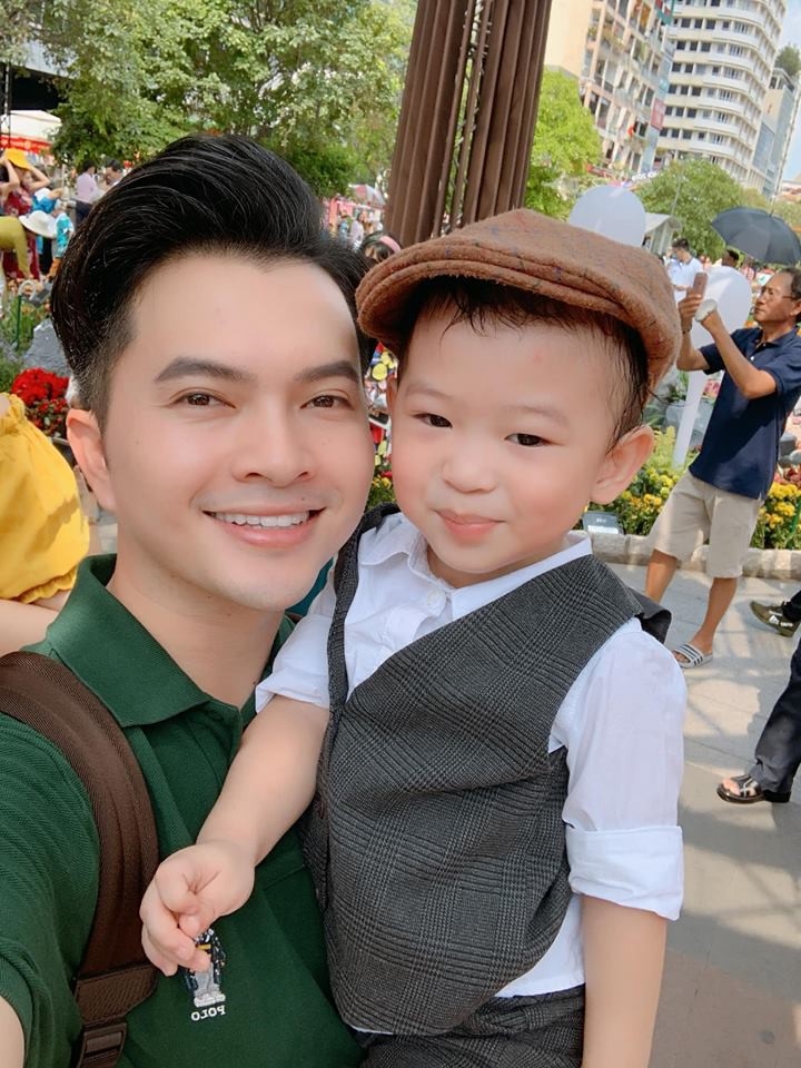 nam cuong toi va vo it khi bat dong