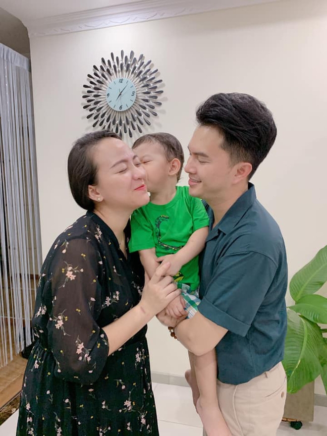 nam cuong toi va vo it khi bat dong