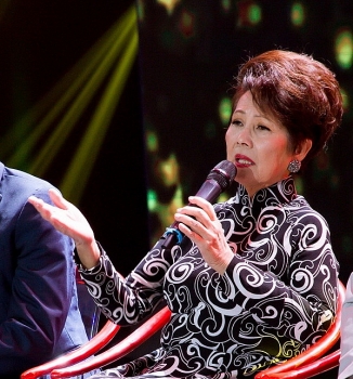 Danh ca Phương Dung: 'Tôi rất khó chịu khi nghe ca sĩ hát sai lời'