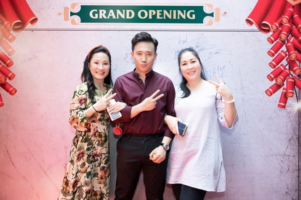 Mai Phương cùng bạn thân Ốc Thanh Vân rạng rỡ đi sự kiện mai phuong cung ban than oc thanh van rang ro di su kien