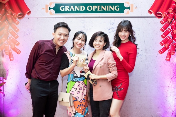 Mai Phương cùng bạn thân Ốc Thanh Vân rạng rỡ đi sự kiện mai phuong cung ban than oc thanh van rang ro di su kien