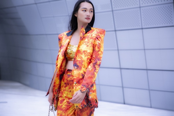 top 3 the face viet nam 2018 khoe street style noi bat o han quoc