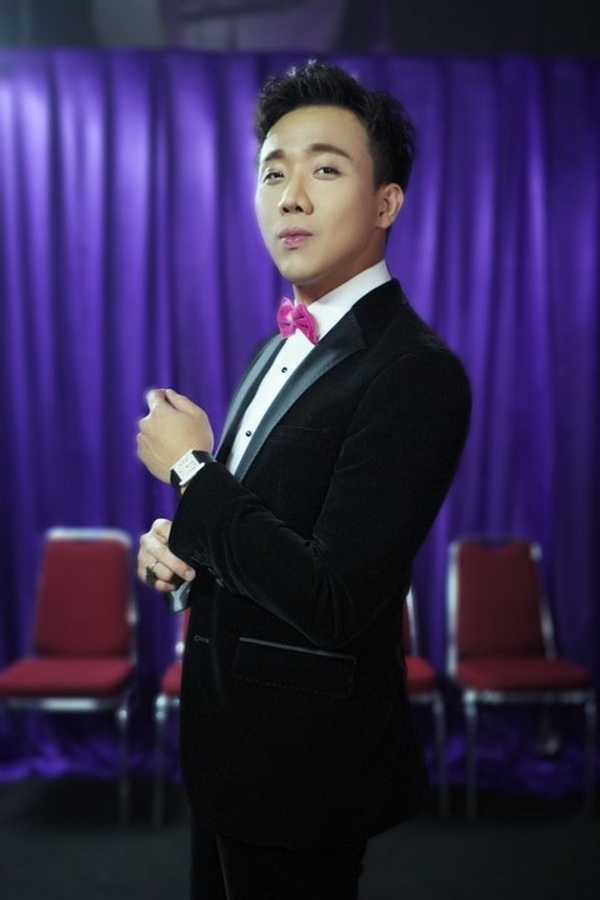 tran thanh tu tin lam mc song ngu ben canh hoa hau hoan vu 2015