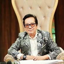 dan chi tu van dong vien bong ban tro thanh ca si hat nhac bolero