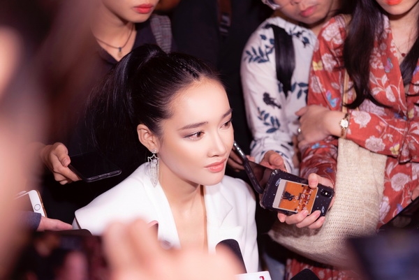 nha phuong tai xuat showbiz sau tin don sinh con gai dau long