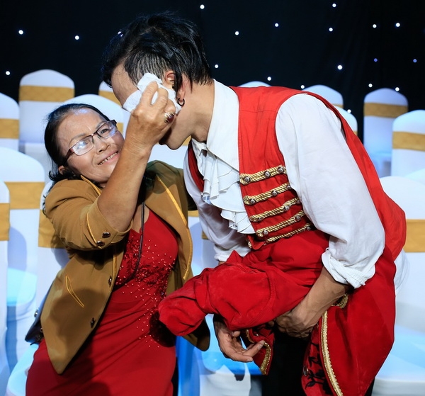 manh quyen tu cau be kiem khong du 20 ngan dong hoc nhay tro thanh quan quan