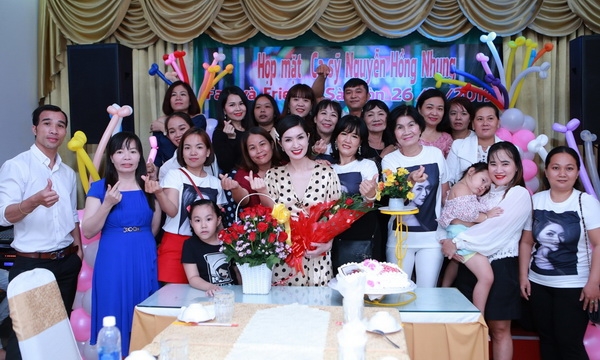 nguyen hong nhung hanh phuc trong vong tay khan gia sau scandal lo anh nong