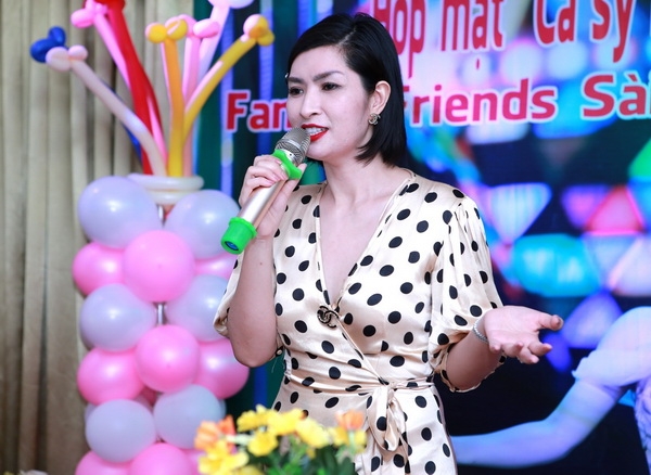 nguyen hong nhung hanh phuc trong vong tay khan gia sau scandal lo anh nong