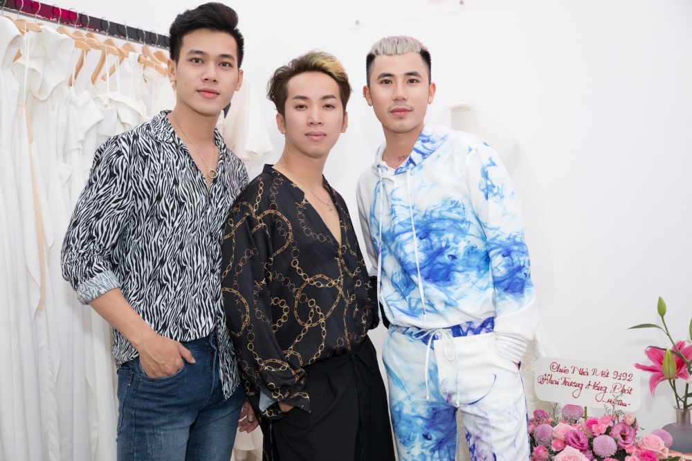 MC Liêu Hà Trinh háo hức thử váy cưới mc lieu ha trinh hao huc thu vay cuoi