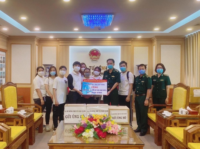 sao viet chung tay quyen gop tien phong chong dich covid 19