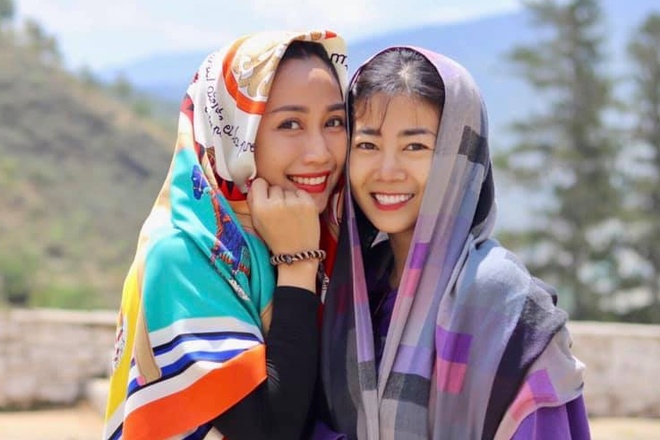 oc thanh van buc xuc vi mai phuong bi chup len anh luc qua doi