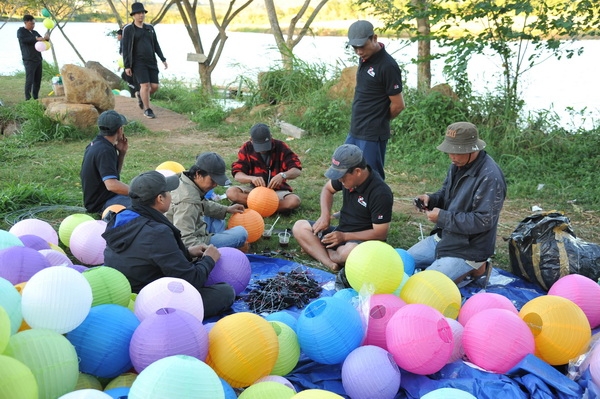 hau truong hoanh trang va rung ron trong phim lat mat 4 cua ly hai