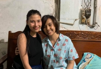 Thúy Diễm trao hơn 32 triệu giúp diễn viên Thúy Anh chữa bệnh