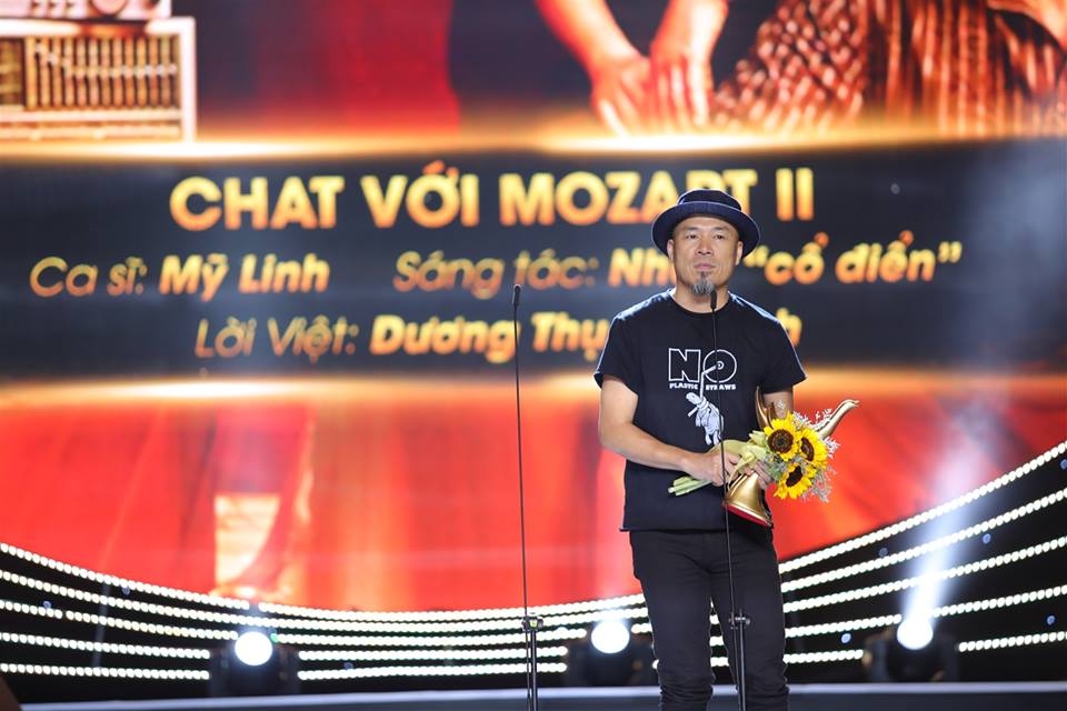dong nhi bat khoc khi nhan giai ca si cua nam giai cong hien 2019