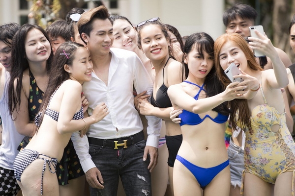 ho viet trung dau tu gan 1 ty dong lam mv ca nhac