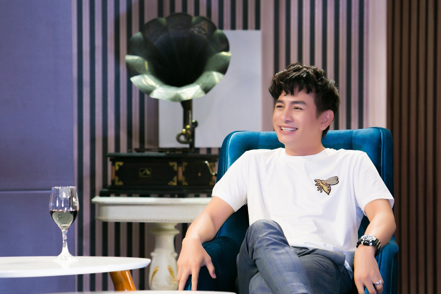 dien vien dinh toan nghe si dong kich thieu nhi rat vat va