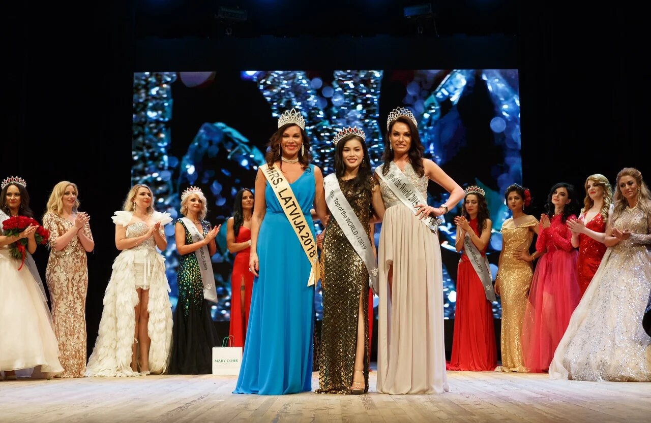 nguyen quynh nhu gianh ngoi a hau tai miss mrs top of the world 2019