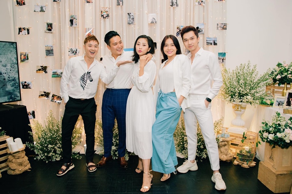 mc lieu ha trinh duoc ban trai quy goi cau hon lang man