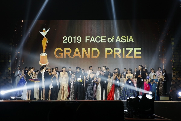 nguoi mau quynh anh lot top 10 face of asia