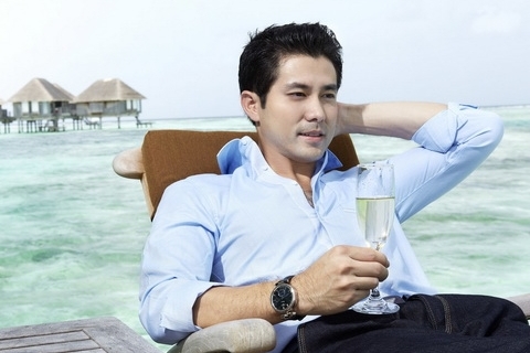 Krissada Pornweroj - Từ quý ông lịch lãm đến gã làng chơi nổi tiếng trên màn ảnh Thái