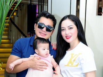 Ca sĩ Lâm Vũ luôn cảm thấy áy náy với vợ và con gái