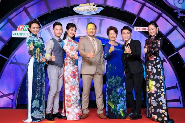 a hau hoang oanh run va hoi hop khi dan nguoi ke chuyen tinh