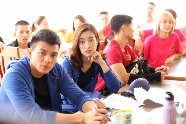 cuoc dua ky thu 2019 he lo hinh anh tap luyen dau tien cua cac doi choi