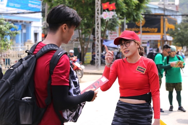 cuoc dua ky thu 2019 he lo hinh anh tap luyen dau tien cua cac doi choi