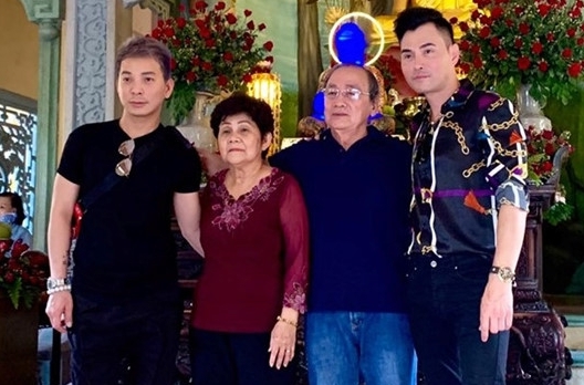Leon Vũ về Việt Nam thắp hương 100 ngày mất nghệ sĩ Anh Vũ