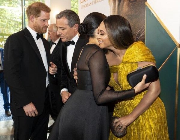 beyonce dien vay cua ntk cong tri ra mat phim lion king