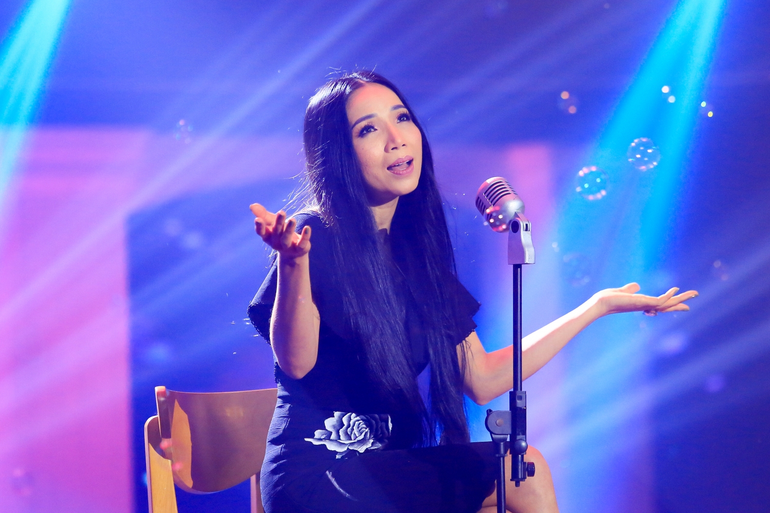 nu hoang phong tra quynh lan khao khat duoc yeu sau bien co mat chong