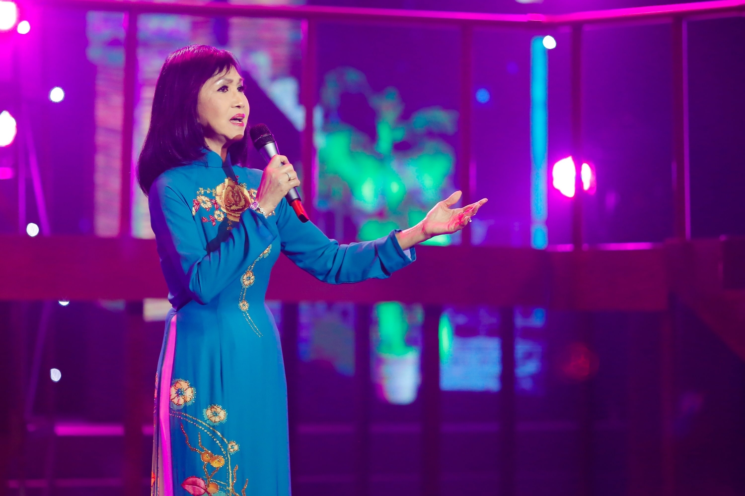 ca si trang my dung toi dau muon song doc than hay khong con cai