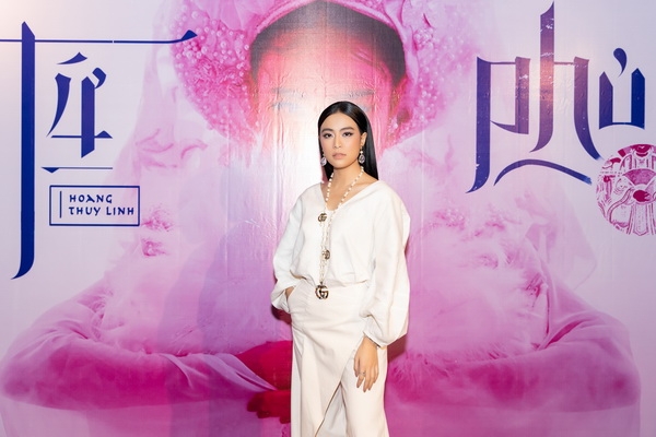 Hoàng Thùy Linh tạo ấn tượng mạnh với MV Tứ Phủ hoang thuy linh toi muon dua van hoa lich su vao ca khuc cua minh