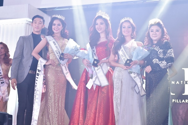 my huyen dang quang ngoi vi cao nhat tai miss international globe 2019