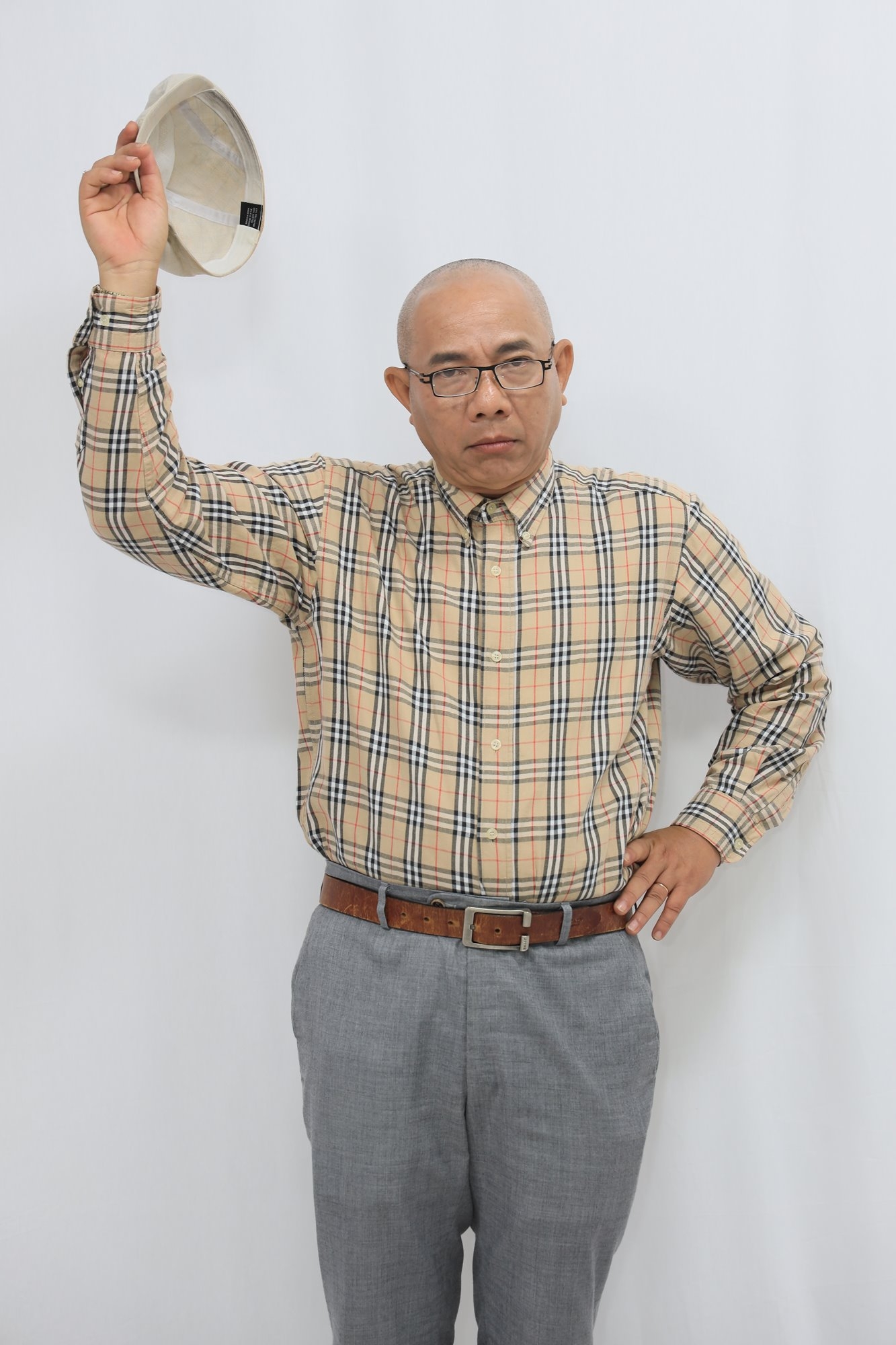 nghe si trung dan bi cha mang vi khoe khoang thu nhap tien ty