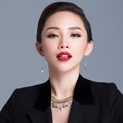 ca si toc tien tung muon rut lui khoi showbiz