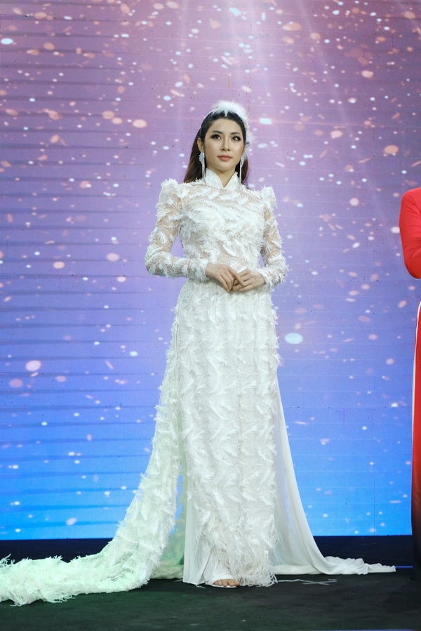 mc quyen linh dau nhoi voi cau chuyen ba me benh tat nuoi 9 dua con