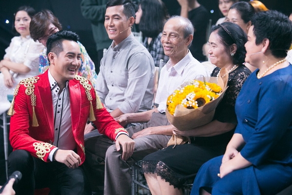 nguyen phi hung lan dau len tieng ve tin don cap ke bau show thuy nguyen