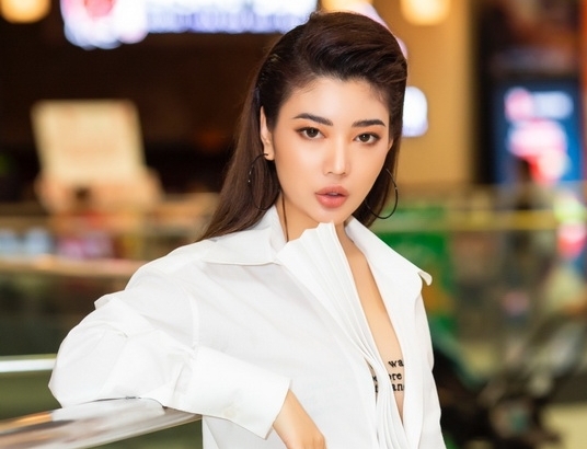 Trang Lê đẹp quyến rũ bên Song Luân, Huy Khánh