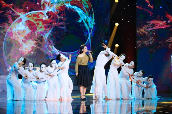 ca si duyen quynh gianh quan quan nguoi ke chuyen tinh 2019