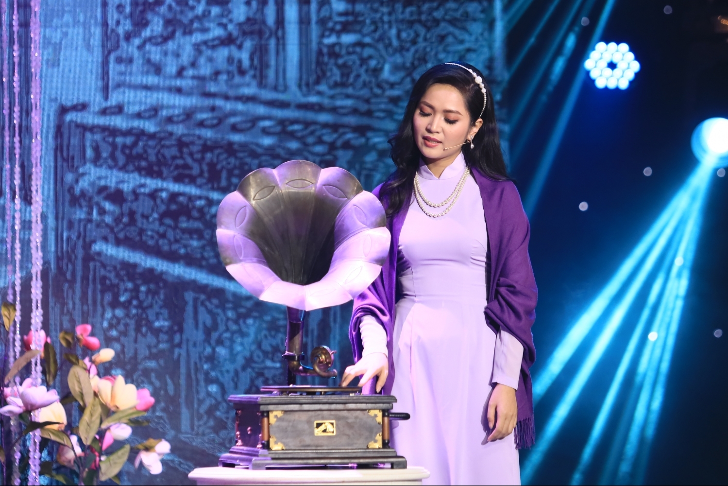 Quán quân "Người kể chuyện tình" tiết lộ từng bị gạ tình năm 18 tuổi