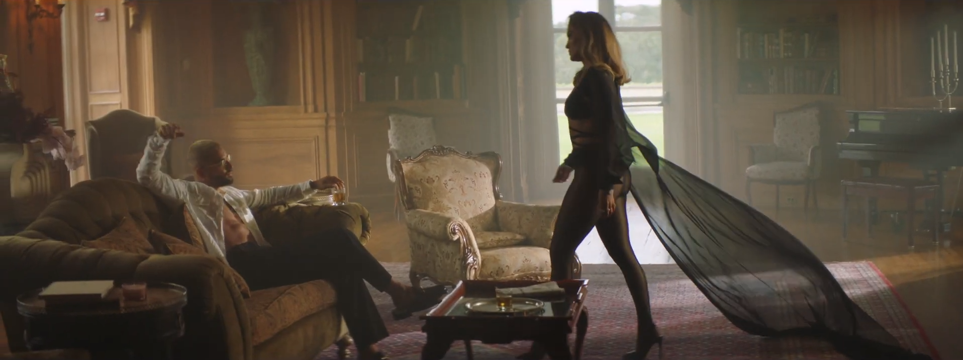 3901-jennifer-lopezmaluma-y-pa-tilonely-official-video-3-16-screenshot-1